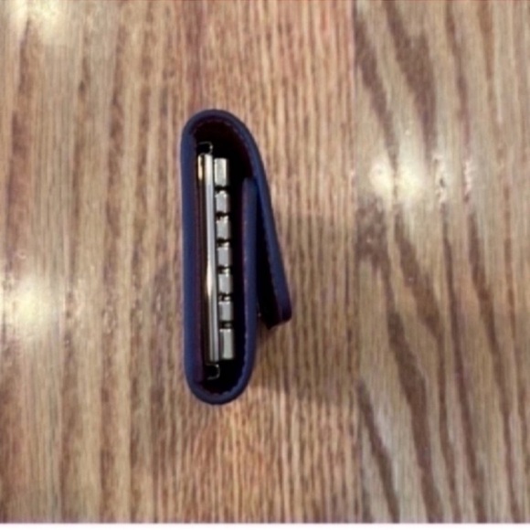 Free Shipping- Authentic Louis Vuitton 6 Key Holder - Picture 9 of 16